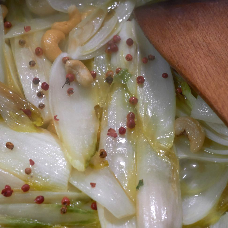 Chicorée in Orangen-Honigsauce mit Cashewkernen – risottodirk